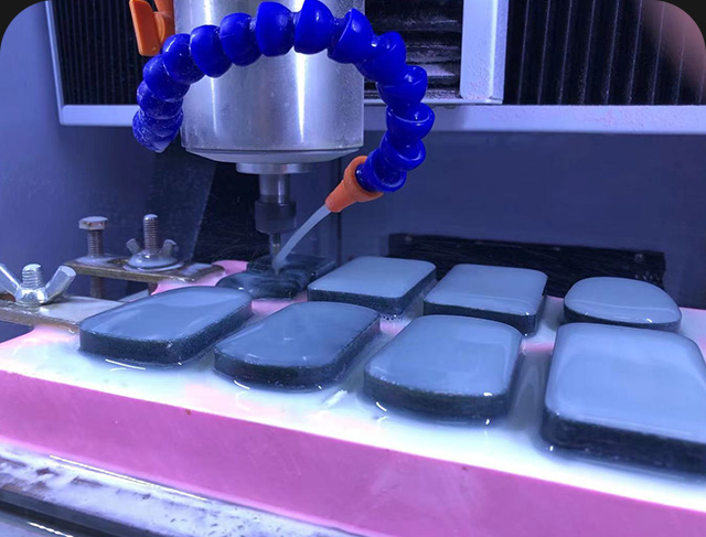 玉石雕刻机在雕刻加工方面如何把控精度的