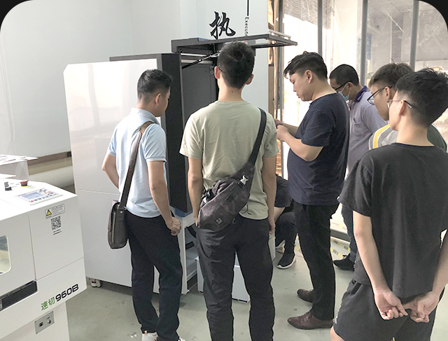 五轴玉石雕刻机的优势都有哪些？使用效果如何